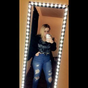 Meet your Posher, Alexia